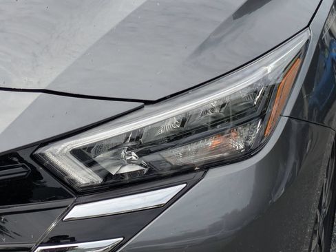 Used 2025 Nissan Versa SV w/ Trunk Package FWD image 10