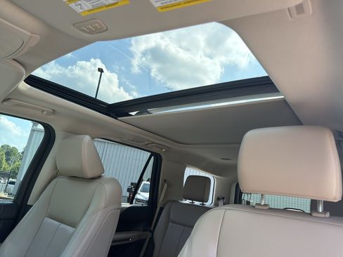 Used 2022 Ford Expedition XLT AWD/4WD image 40
