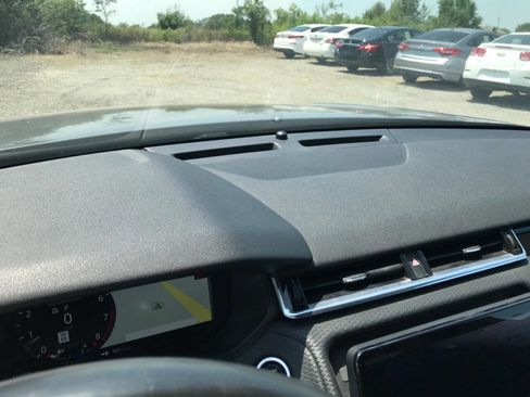 Used 2018 Land Rover Range Rover Velar R-Dynamic SE image 33