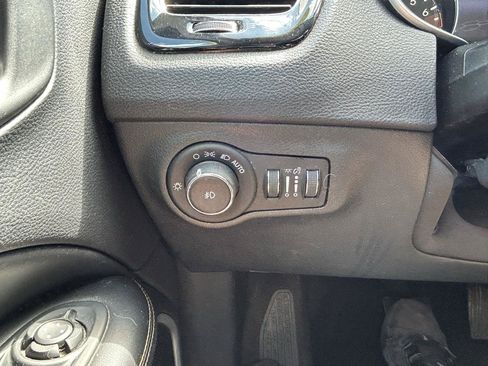 Used 2018 Jeep Compass Limited AWD/4WD image 28