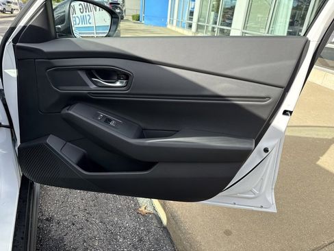 Used 2025 Honda Accord SE image 45