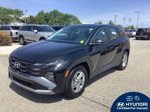 Certified 2025 Hyundai Tucson SE FWD image 1