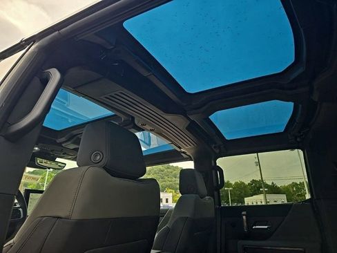 New 2025 GMC Hummer EV 3X image 18