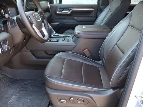 Used 2024 GMC Sierra 2500 Denali w/ Denali Reserve Package AWD/4WD image 16