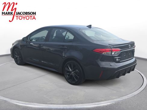 Used 2025 Toyota Corolla SE image 13
