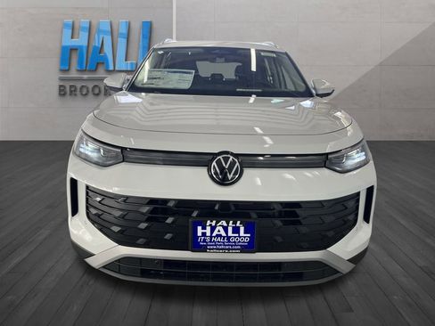 New 2026 Volkswagen Tiguan SE image 8