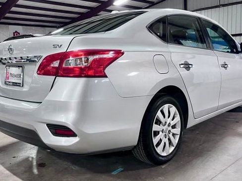 Used 2017 Nissan Sentra SV FWD image 3