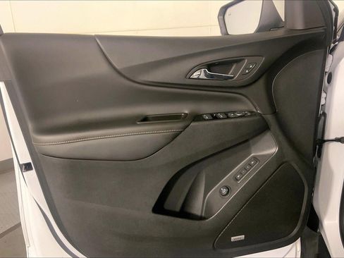 Used 2023 Chevrolet Equinox Premier FWD image 24