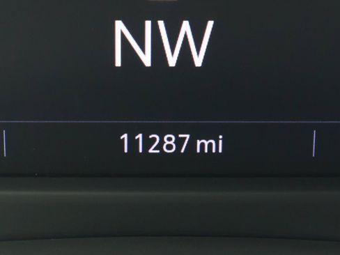 Certified 2023 Cadillac XT4 Sport FWD image 32