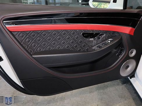 Used 2020 Bentley Continental GT V8 image 11