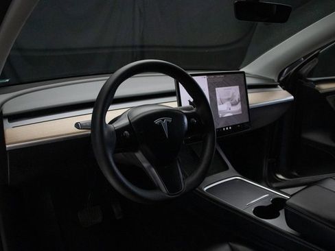 Used 2023 Tesla Model Y Long Range image 24