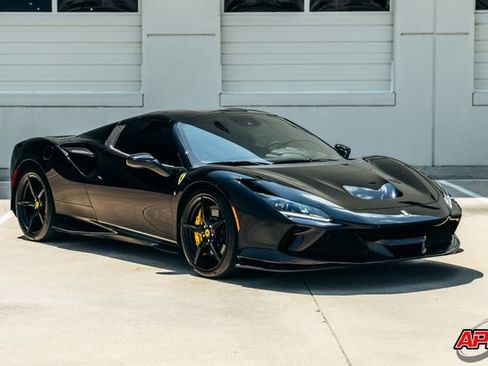 Used 2022 Ferrari F8 Tributo image 7