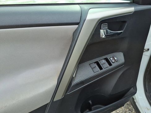 Used 2014 Toyota RAV4 XLE image 15