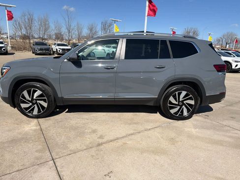 Used 2025 Volkswagen Atlas SEL image 3
