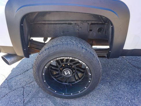 Used 2007 Chevrolet Silverado 2500 LT w/ Suspension Package, Off-Road image 32