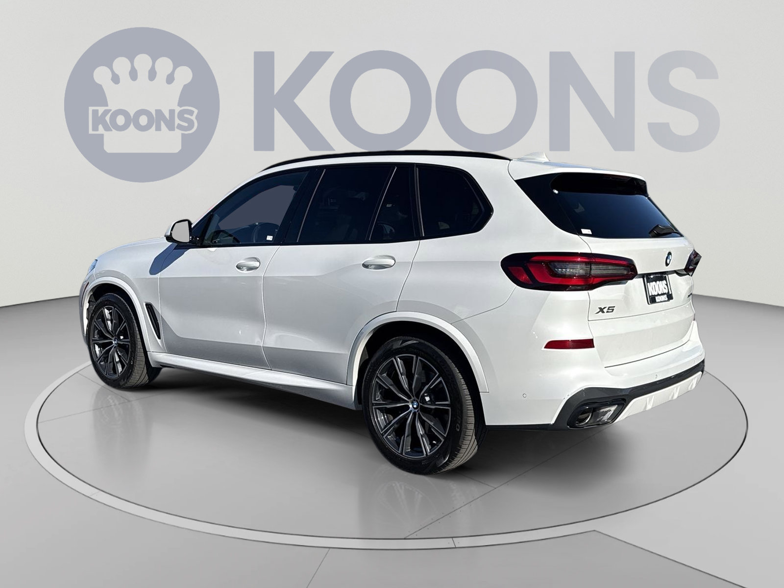 Used 2022 BMW X5 xDrive40i w/ M Sport Package AWD/4WD image 8