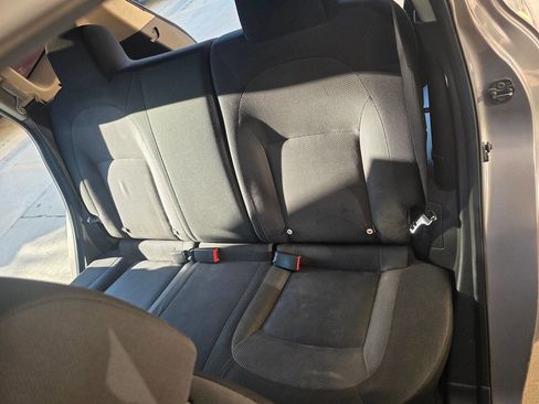 Used 2015 Nissan Rogue S w/ Convenience Package image 15