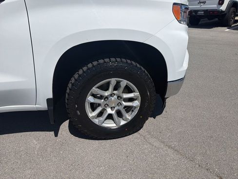 Used 2023 Chevrolet Silverado 1500 LT AWD/4WD image 29