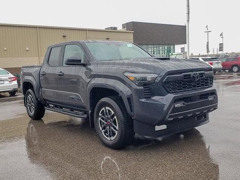 New 2025 Toyota Tacoma TRD Sport image 3