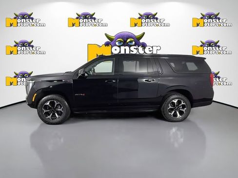 Used 2025 GMC Yukon XL AT4 image 8