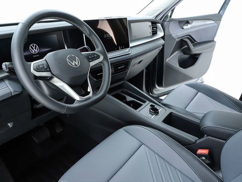 New 2026 Volkswagen Tiguan SE image 57