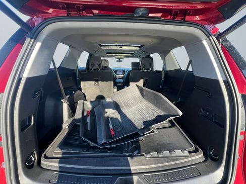 Used 2019 GMC Acadia SLT w/ LPO, Floor Liner Package image 15