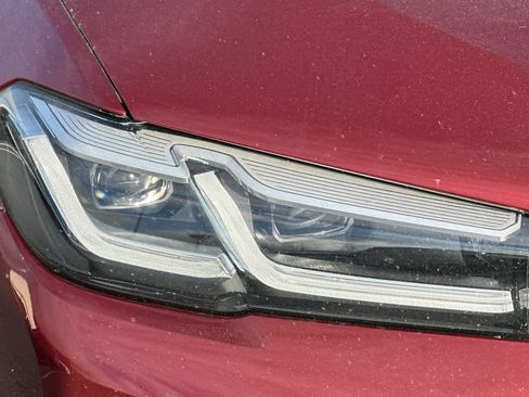 Used 2023 BMW 530e w/ Premium Package image 8