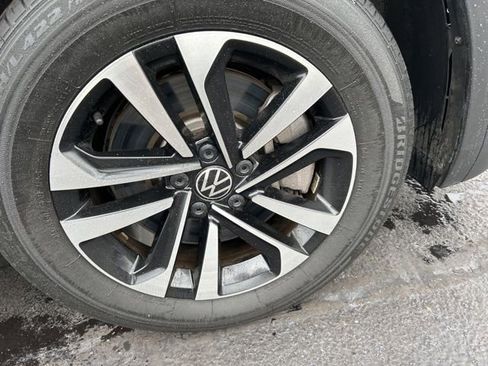 Certified 2022 Volkswagen Tiguan S image 39