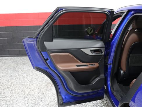 Used 2019 Jaguar F-PACE S image 39