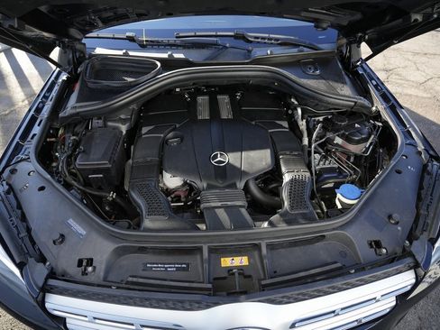 Used 2019 Mercedes-Benz GLS 450 4MATIC image 17