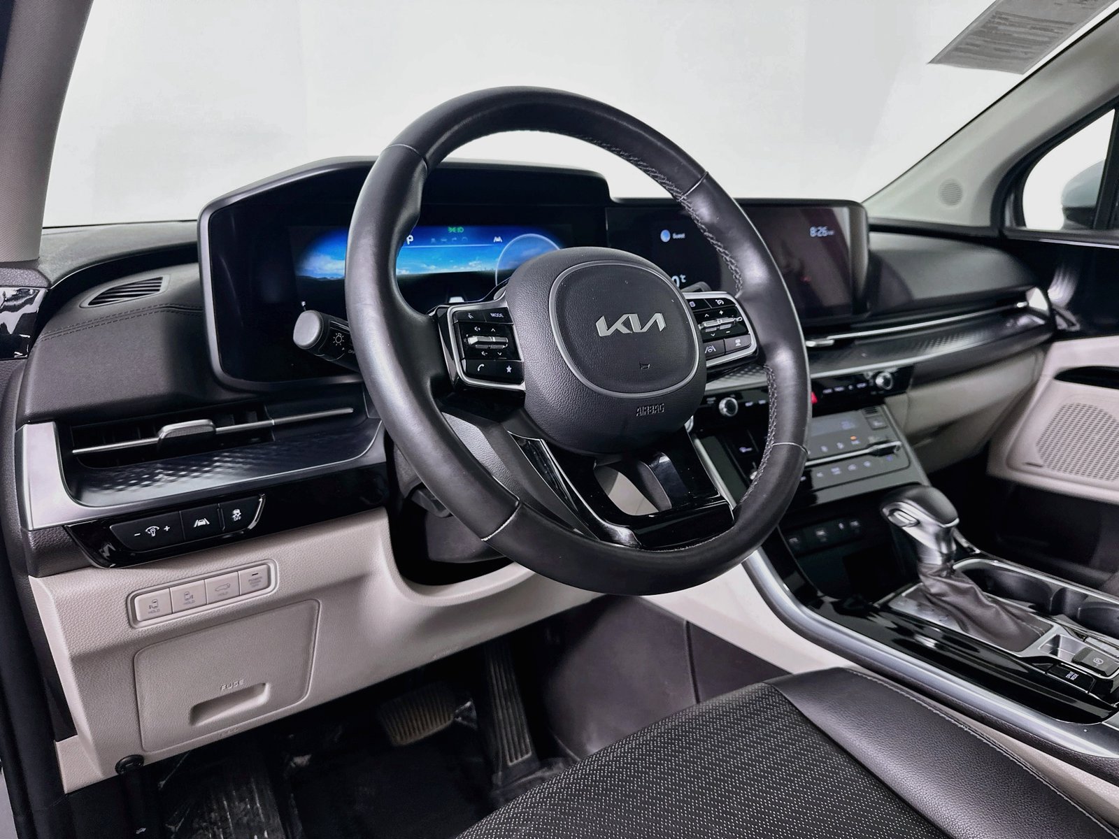 Used 2022 Kia Carnival SX FWD image 9