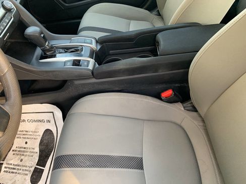 Used 2019 Honda Civic LX image 10