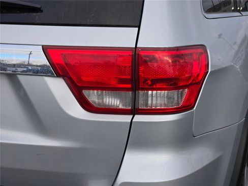 Used 2013 Jeep Grand Cherokee Laredo image 13