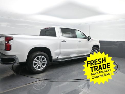 Used 2022 Chevrolet Silverado 1500 LTZ w/ LTZ Premium Package image 2