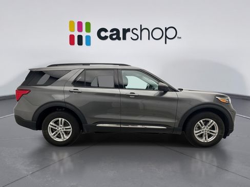 Used 2023 Ford Explorer XLT AWD/4WD image 6