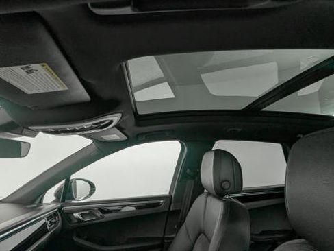 Used 2019 Porsche Macan AWD/4WD image 14