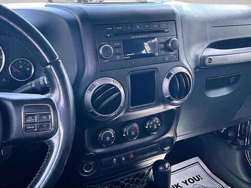 Used 2016 Jeep Wrangler Unlimited Sport w/ Mopar Black Appearance Group AWD/4WD image 7