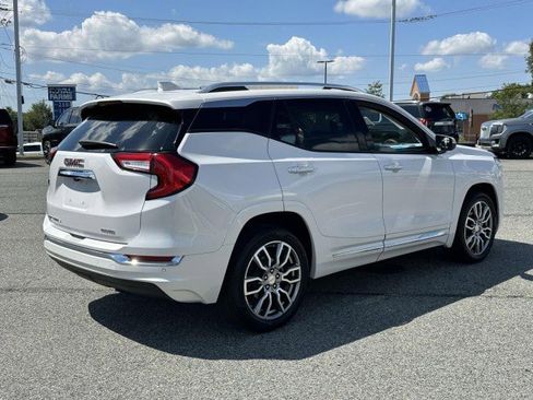 Used 2024 GMC Terrain Denali w/ Denali Premium Package image 5