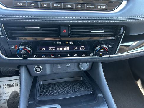 Used 2023 Nissan Rogue SL w/ SL Premium Package FWD image 14