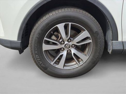 Used 2016 Toyota RAV4 XLE w/ Convenience Package FWD image 15