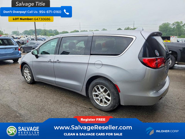Used 2017 Chrysler Pacifica Touring FWD image 3