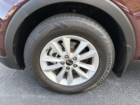 Used 2019 Kia Sorento FWD V6 image 9