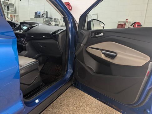Used 2019 Ford Escape SEL w/ SEL Sport Appearance Package AWD/4WD image 20