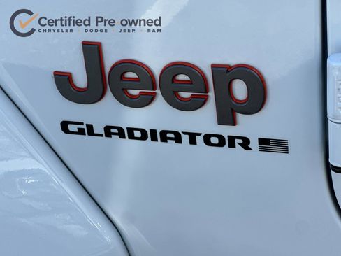 Certified 2024 Jeep Gladiator Mojave AWD/4WD image 27
