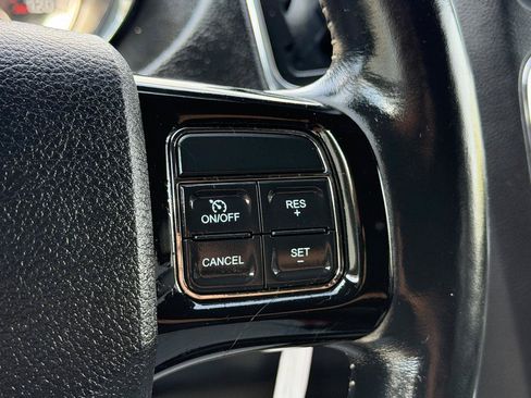 Used 2017 Dodge Grand Caravan SXT w/ Driver Convenience Group FWD image 16