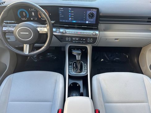 Used 2025 Hyundai Kona SEL AWD/4WD image 15
