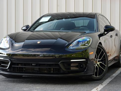Used 2022 Porsche Panamera 4S w/ Premium Package AWD/4WD image 3