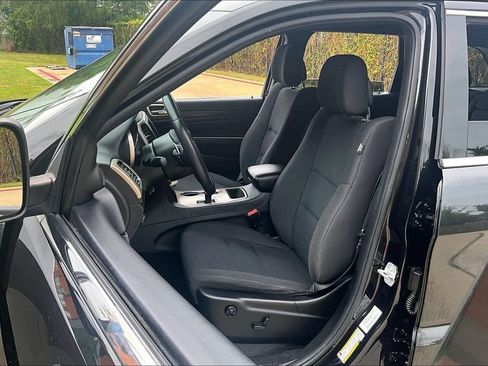 Used 2014 Jeep Grand Cherokee Laredo w/ Quick Order Package 23E RWD image 31