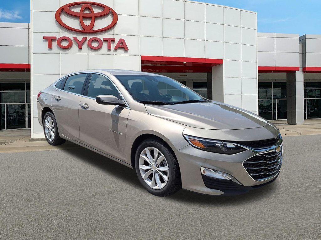 Used 2025 Chevrolet Malibu LT FWD image 1
