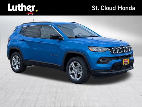 Used 2023 Jeep Compass Latitude w/ Convenience Group AWD/4WD image 1